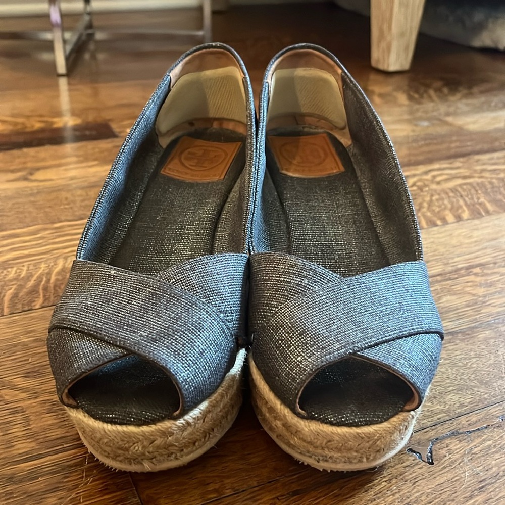 Tory Burch grey/silver espadrilles size 8.5